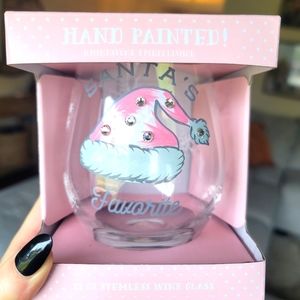 ❤New hard to find Hand painted wine glass Santa's favorites with snowflakes❄